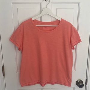 EUC- Vineyard Vines Coral Surf Tee, Small